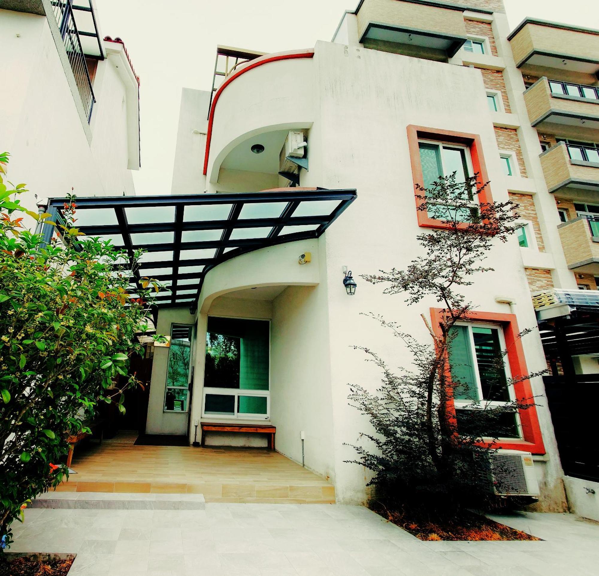 輕旅小站 Soft Travel Hostel Taitung Ngoại thất bức ảnh