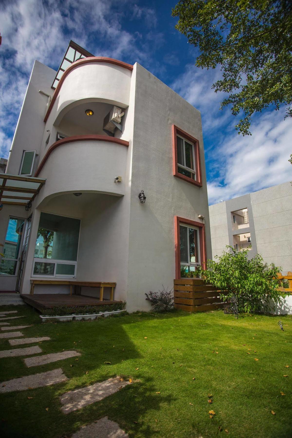 輕旅小站 Soft Travel Hostel Taitung Ngoại thất bức ảnh